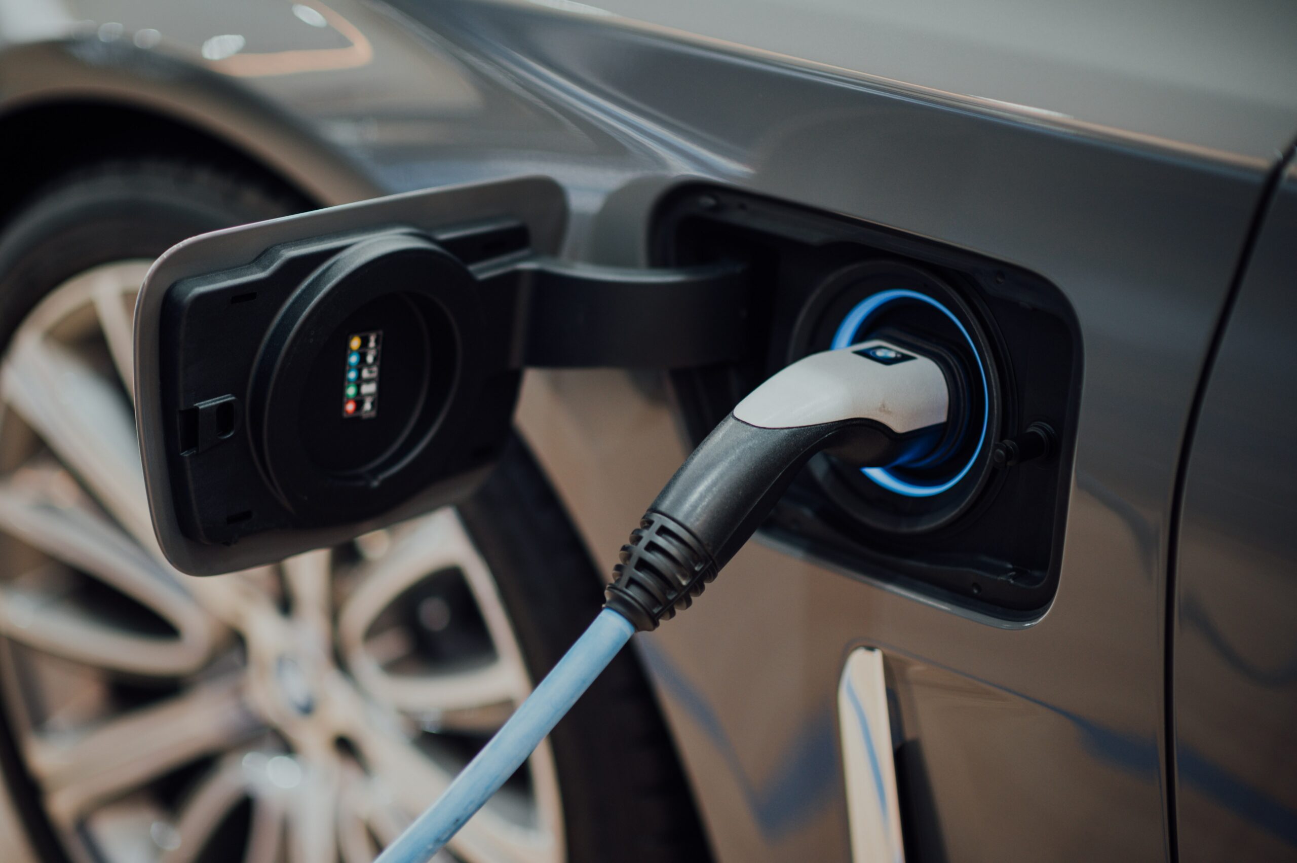 Electric Vehicles and Your Electric Bill: What to Expect and How to Optimize Costs